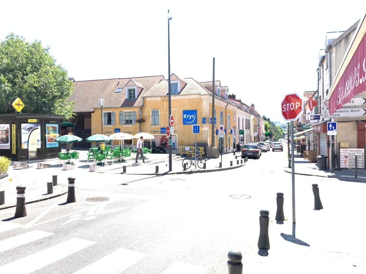 Studio Cosy Proche Rer B/C Orly Tgv Apartamento Massy  Exterior foto